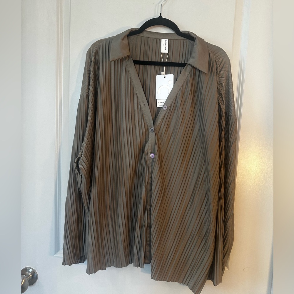 NEW Commense Pleated Accordion Oversized Button Up Champagne Color Shirt, Large